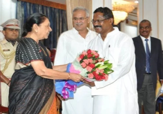 नये मंत्री को मिला पाँच विभाग का प्रभार