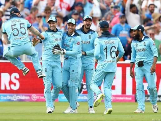 भारत 306/5 50.0 ओवर इंग्लैंड 337/7 50.0 ओवर  ,  31 रन से इंग्लैंड की जीत-टीम इंडिया को मिली पहली मात