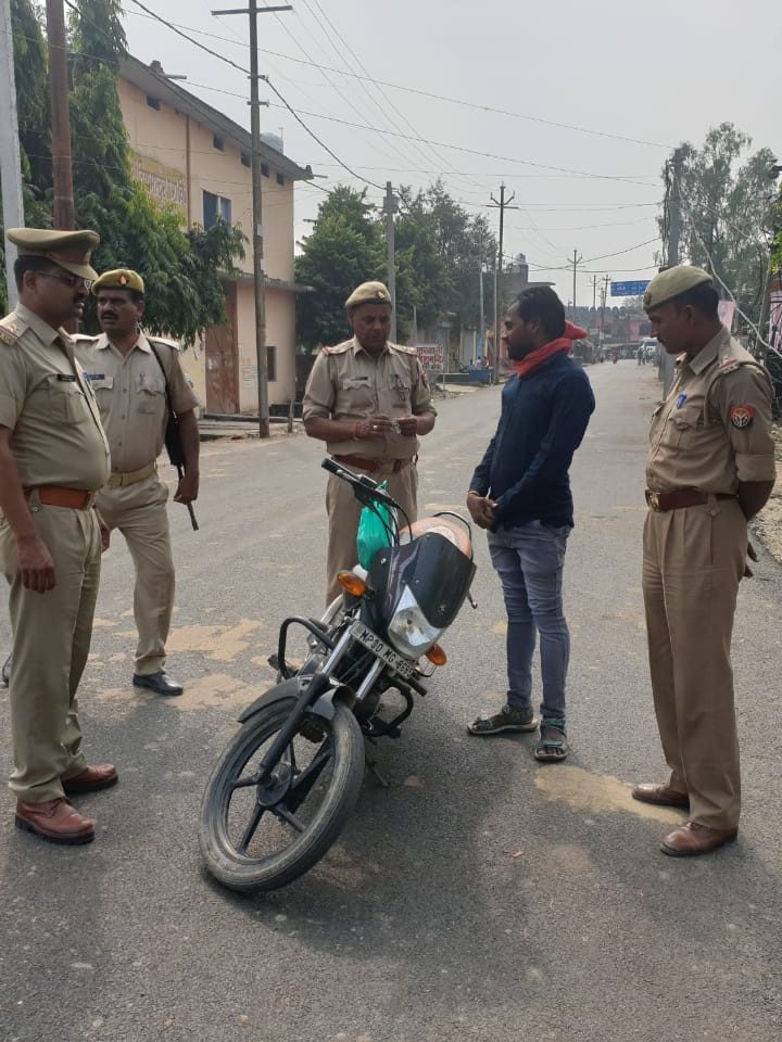 पुलिस त्योहार मे चुस्त दुरुस्त ताकि शांति का माहौल रहे