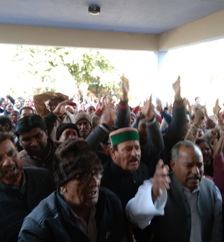 आंगनबाड़ी कर्मियों की मांगों को लेकर मोर्चा ने किया तहसील घेराव