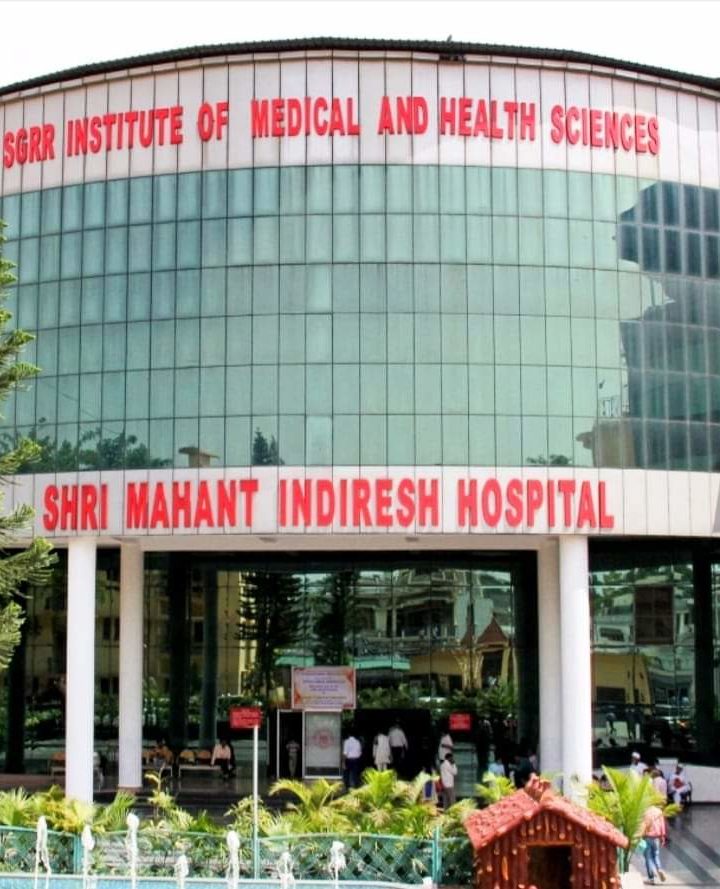देहरादून के श्री महन्त इंद्रेश अस्पताल की जानलेवा लापरवाही:कोरोना संदिग्ध को क्वारंटाइन न करने से अब रिपोर्ट पॉजिटिव आने से दर्जनों को संक्रमण की आशंका..