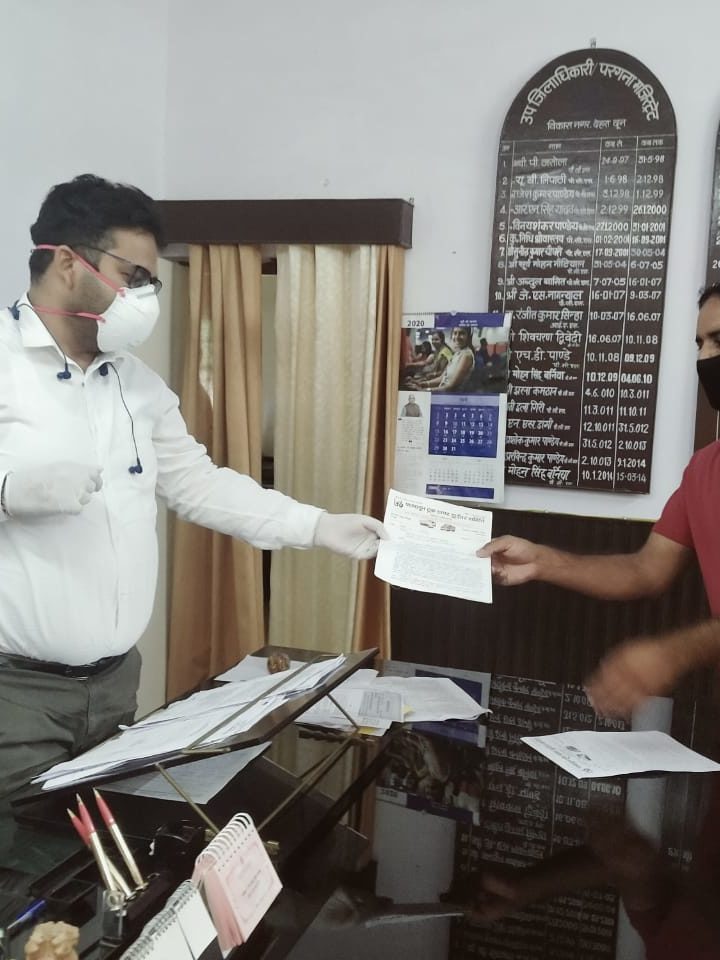 पछवा दून ट्रक डंपर ड्राइवर समिति ने उप जिलाधिकारी को सौंपा ज्ञापन
