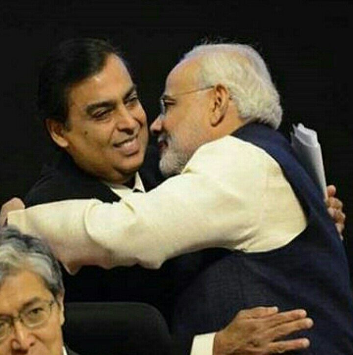 अंबानी दुनिया के 5 वें अमीर बन गए और भारत की अर्थव्यवस्था 60 साल के सबसे निचले स्तर पर चली गई -अच्छे दिन आगये