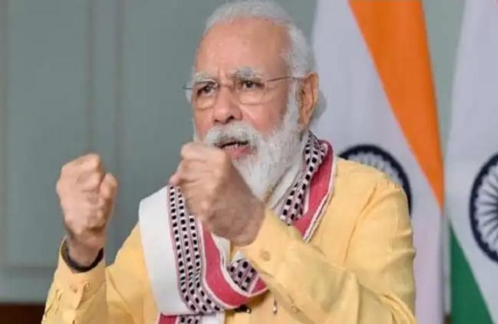 नमामि गंगे परियोजना का प्रधानमंत्री ने किया शिलान्यास