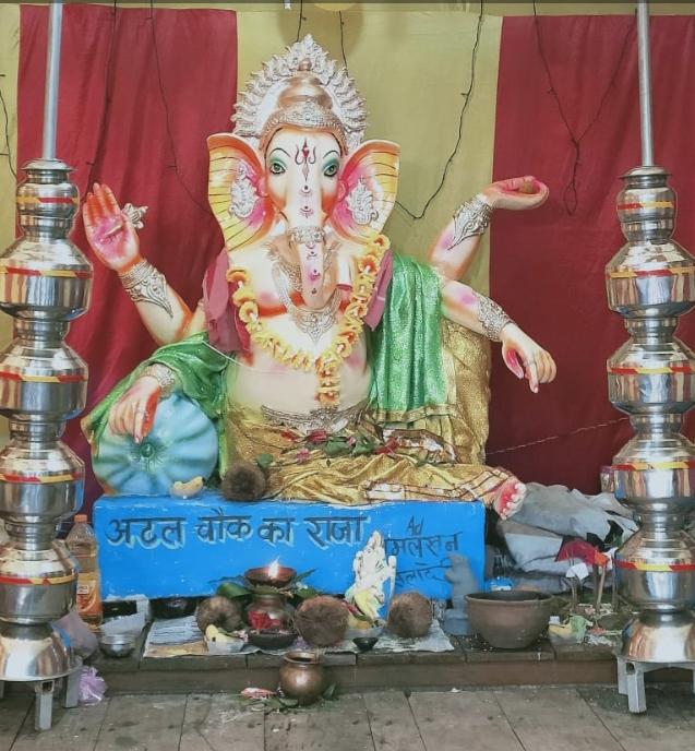 शांतिपूर्ण तरीके से विसर्जित हुये अटल चौक के बप्पा राजा