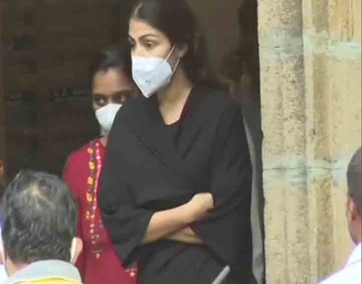 रिया चक्रवर्ती को मिली 14 दिन की न्यायिक हिरासत