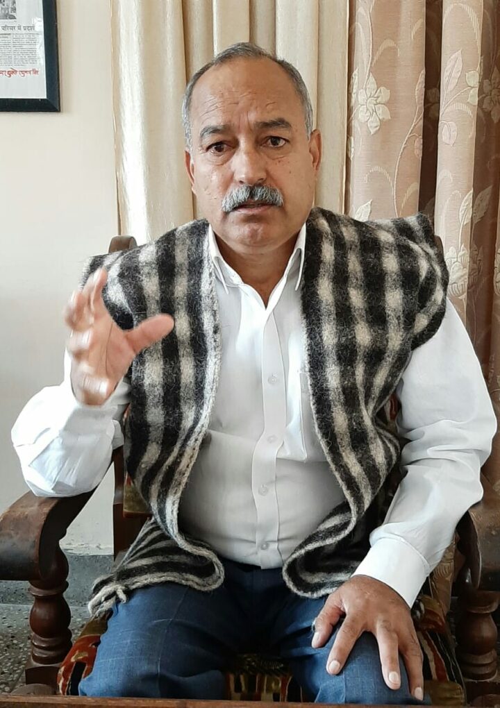 ईमानदार अधिकारी के शोषण मामले में मंत्री को बर्खास्त करे सरकार -मोर्चा