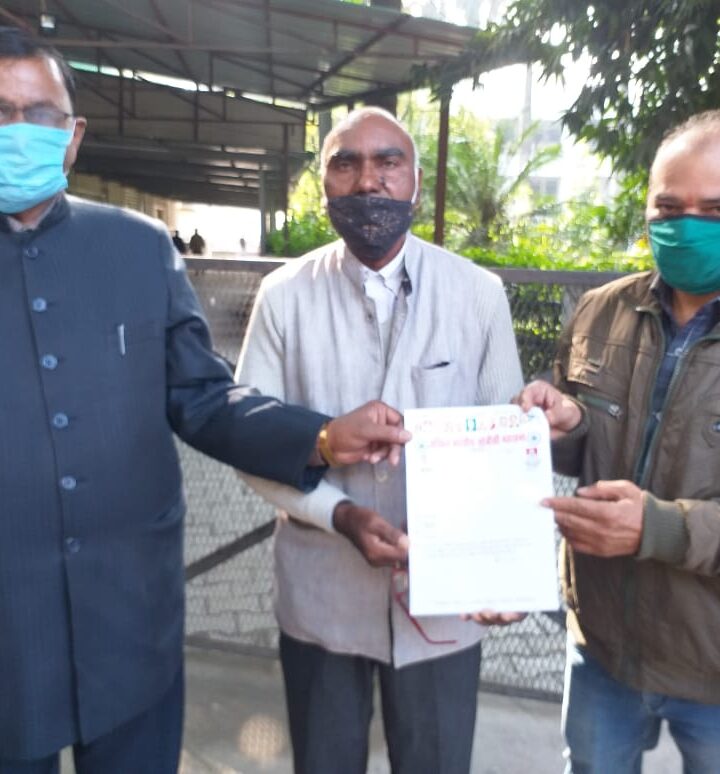 संविधान दिवस पर अखिल भारतीय ओबीसी महासभा ने देहरादून जिला अधिकारी के कार्यालय पर 2021 में जनगणना होने के बावत ओबीसी समाज का गणना प्रश्नावली में कॉलम ना होने का ज्ञापन सौंपा ।