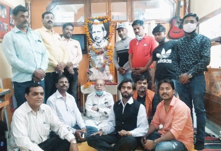 सुप्रसिद्ध क्रान्तिकारी एवं समाज के गौरव मास्टर रूद्रनारायण की पुण्यतिथि का आयोजन मास्टर साहब के निज निवास पर -झांसी