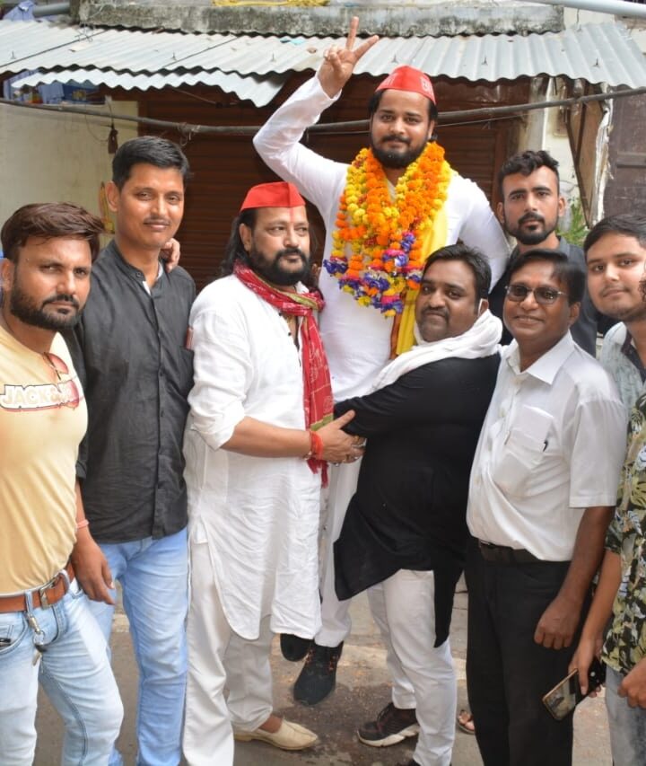संजय सिंह ने किया छात्र सभा नगर अध्यक्ष का स्वागत