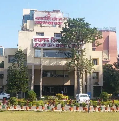 कानपुर के नगर आयुक्त अक्षय त्रिपाठी को एलडीए का नया वीसी बनाया गया, लखनऊ में बढ़ते भूमाफिया पर लगाम लगेगा