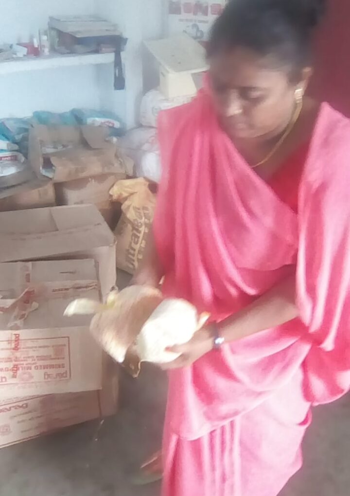 आजिविका मिशन के तहत मिल रहे ड्राई राशन मे किए जा रहे घोटाले दर घोटाले के पोल खोल रही है आगनबाडी