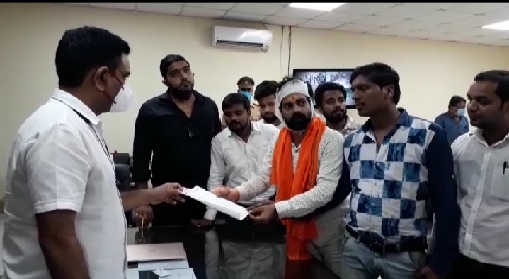 आरोपियों की गिरफ्तारी के लिय विहिप नेताओ ने पुलिस कमिश्नर को सौंपा ज्ञापन