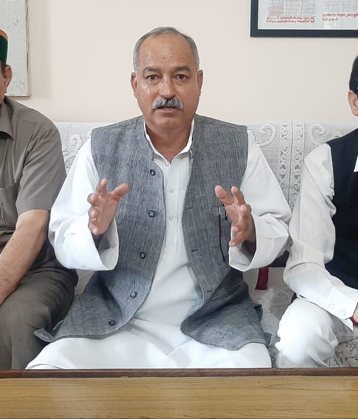 रिक्त पदों का आंकड़ा मालूम नहीं, चले हैं एक लाख सरकारी नौकरियां बांटने-मोर्चा