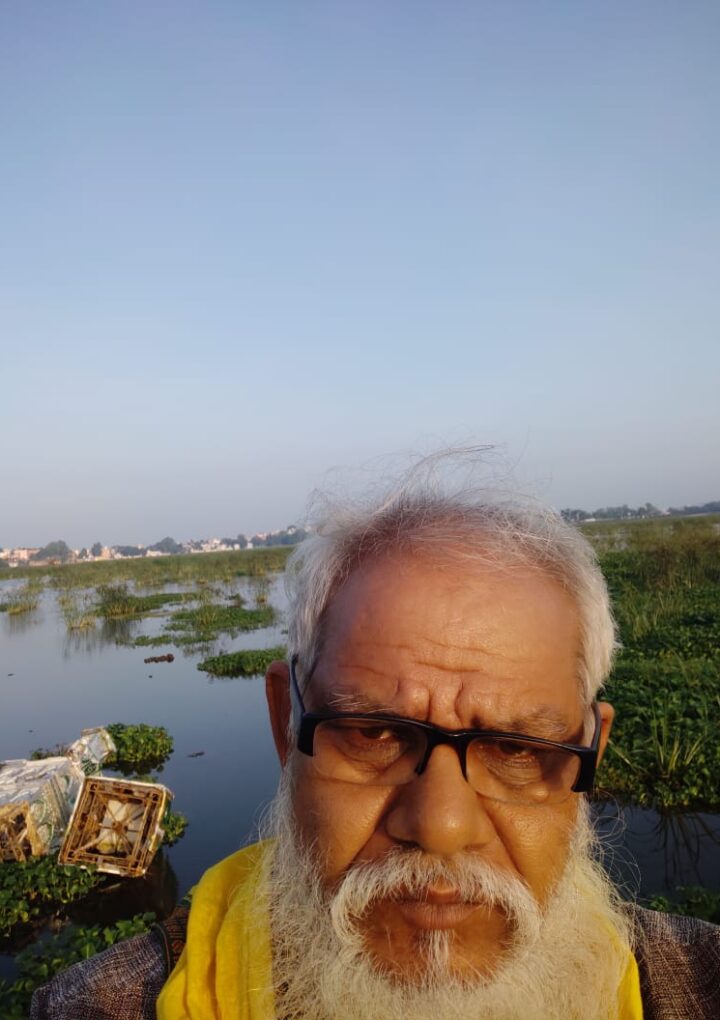 मध्यप्रदेश के ऐतिहासिक लाखा बंजारा झील का का अवलोकन किया पीपल नीम तुलसी संस्थापक डॉ धर्मेंद्र कुमार का झील को कैसे दूषित किया जा रहा