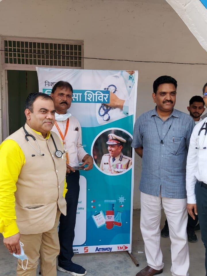 पुलिस कमिष्नर के पिता की याद में लगा निःशुल्क स्वास्थ्य शिविर