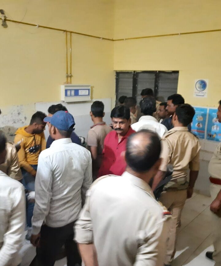 आमने-सामने मोटरसाइकिल की भिड़ंत में दो की मौत तीन गंभीर रूप से घायल ,गंभीर रूप से घायल व्यक्तियो को जिला अस्पताल रेफर किया गया।