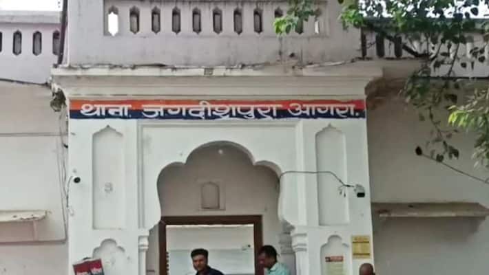 थाने में ही चोरी वो भी माल खाने से जो बैंक लॉकर से सुरक्षित माना जाता हैं -आगरा