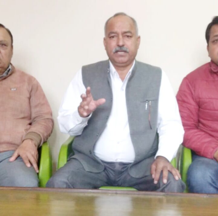 शासन के निर्देशों को हवा में उड़ा रहे विभागाध्यक्ष- मोर्चा