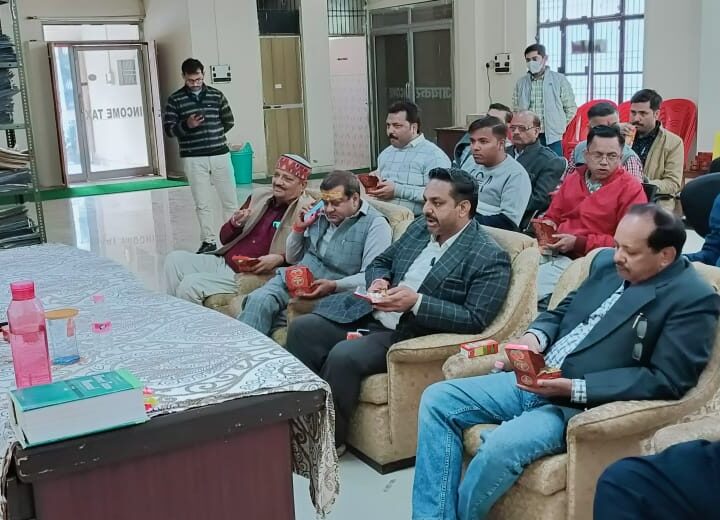 करदाताओं के लिए आयकर भवन  चुर्खी रोड उरई में  जागरूकता संगोष्ठी आयोजित हुई