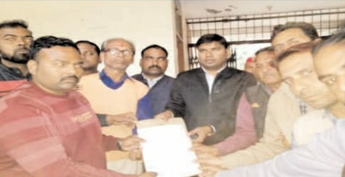 पत्रकारों से मंत्री अजय मिश्र ने की बदतमीजी पर पत्रकारों में रोष