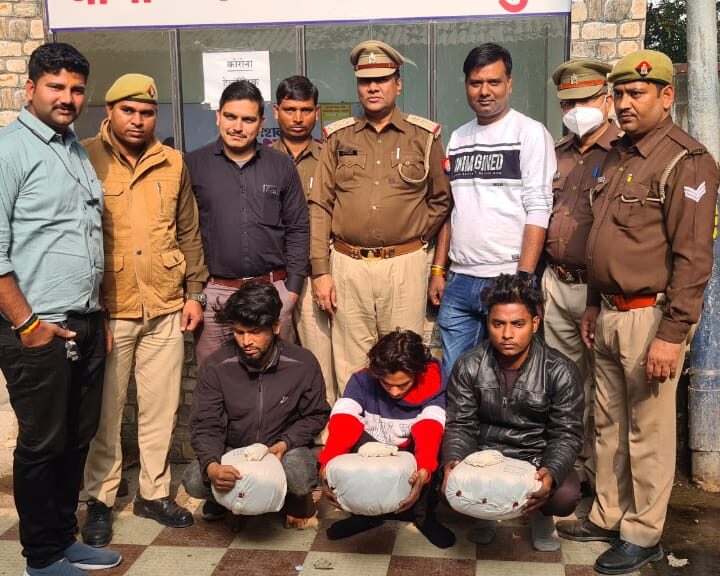 पुलिस कमिश्नर असीम अरुण के दिशा निर्देश पर चलाये जा रहे संगठित अपराध अंतर्गत आज 4 तस्कर पकड़े उनके पास से 6किलो 700 ग्राम गांजा बरामद हुआ।