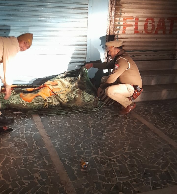 चौकी इंचार्ज की सराहनीय पहल * खाकी में इंसान