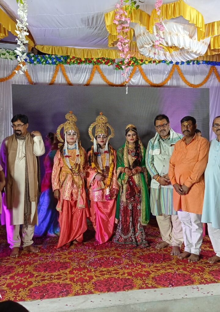 मैंने जैसा सोचा था उससे बहुत ज्यादा सुन्दर मन्दिर और कार्यक्रम देखने को मिला- आयुक्त चि०मं०बांदा दिनेश सिंह