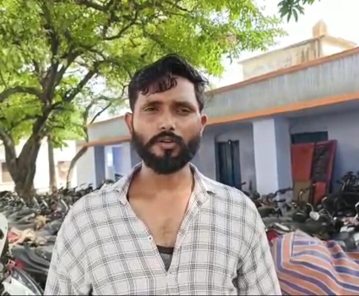 बलरामपुर जिला मेमोरियल चिकित्सालय में डॉक्टरों ने पत्रकार को पीटा, अस्पताल में व्याप्त भ्र्ष्टाचार व डॉक्टरों की लेट लतीफी की खबरे प्रकाशित करने से थे नाराज