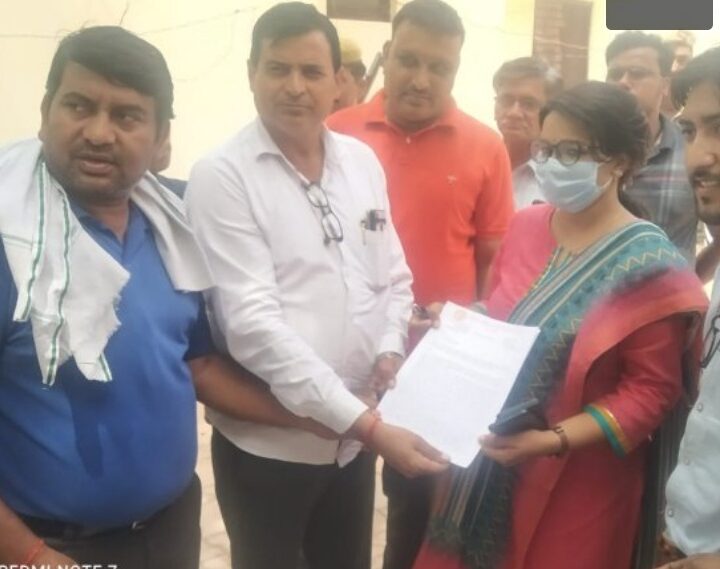 पुलिस ने बिना कारण पत्रकार के खिलाफ की कार्रवाई, पत्रकारों में आक्रोश मुख्यमंत्री-डीजीपी के नाम सौंपा ज्ञापन