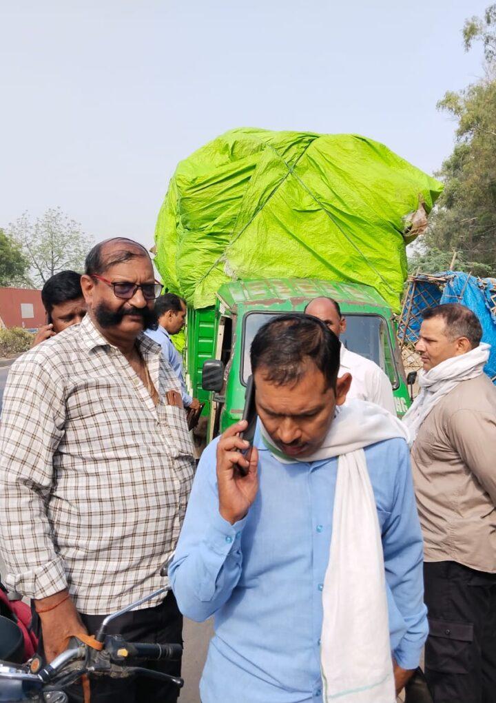 नगर निगम ने प्रतिबंधित माल पकड़ा,50 हजार जुर्माना वसूला कानपुर