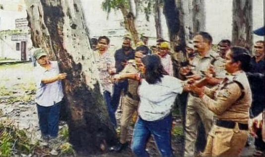 सहस्त्रधारा रोड के प्रदर्शनकारियों ने पुलिस पर लगाया उत्पीड़न का आरोप