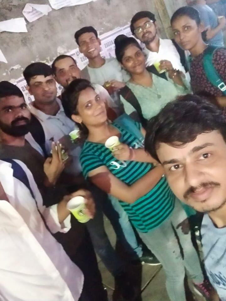 दिल्ली के मुखर्जी नगर में पीपल मैन ने UPSC Aspirant के साथ दिल्ली को हरा भरा बनाने के लिए लिया संकल्प।युवा छात्रों और प्रतिभा का गड़