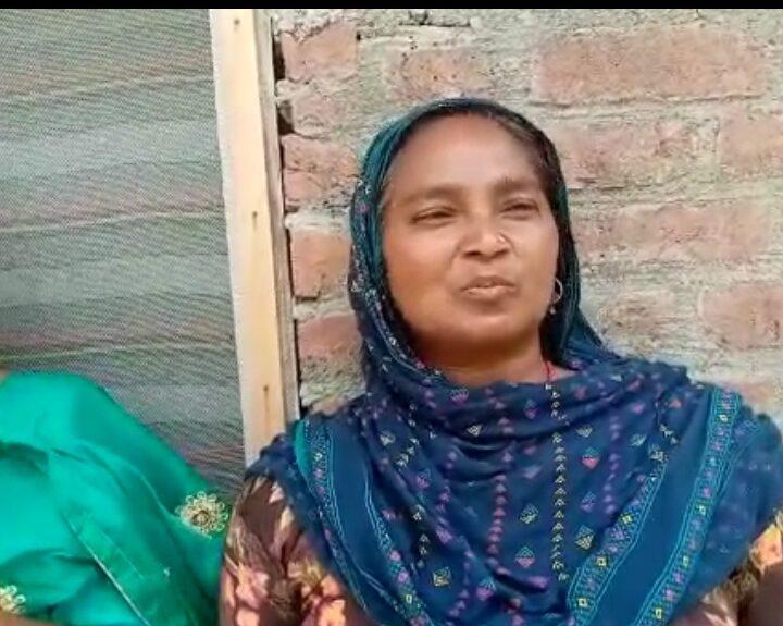 लाइनमैन और जेई द्वारा किया जा रहा अवैध वसूली उपभोक्ता को किया जा रहा परेशान विद्युत विभाग की तानाशाही बिद्युत बिल जमा फिर भी काटा कनेक्शन – लखनऊ बाराबंकी