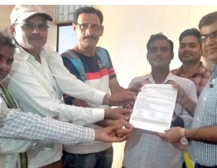 पत्रकारों की सुरक्षा सुनिश्चित करे सरकार- अब्दुल समद                          ● उपजिलाधिकारी को दिया ज्ञापन