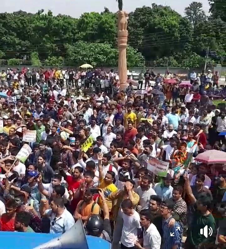उत्तराखंड बेरोजगार संघ के अध्यक्ष बॉबी पंवार ने उत्तराखंड सरकार के खिलाफ बिगुल फूंक दिया #यूकेएसएसएससी भर्ती धांधली की निष्पक्ष जांच की मांग की सीबीआई सुप्रीम कोर्ट की निगरानी में