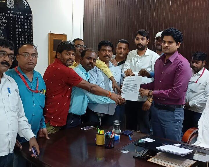 पत्रकारों ने पुलिस अधीक्षक सोनभद्र को पत्रकार सुरक्षा हेतु ज्ञापन सौंपा