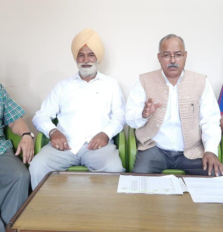 ट्रेनिंग देने के नाम पर हरक की सरपरस्ती में खपा दिए करोड़ों रुपए -मोर्चा