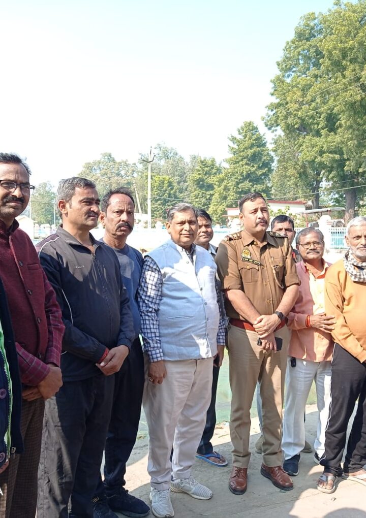 पूर्व जिलाध्यक्ष भाजपा अशोक त्रिपाठी (जीतू) की “सराहनीय पहल” सहयोगी “स्वयंसेवियों” संग “युद्धस्तर” पर की सरोवरों की साफ सफाई