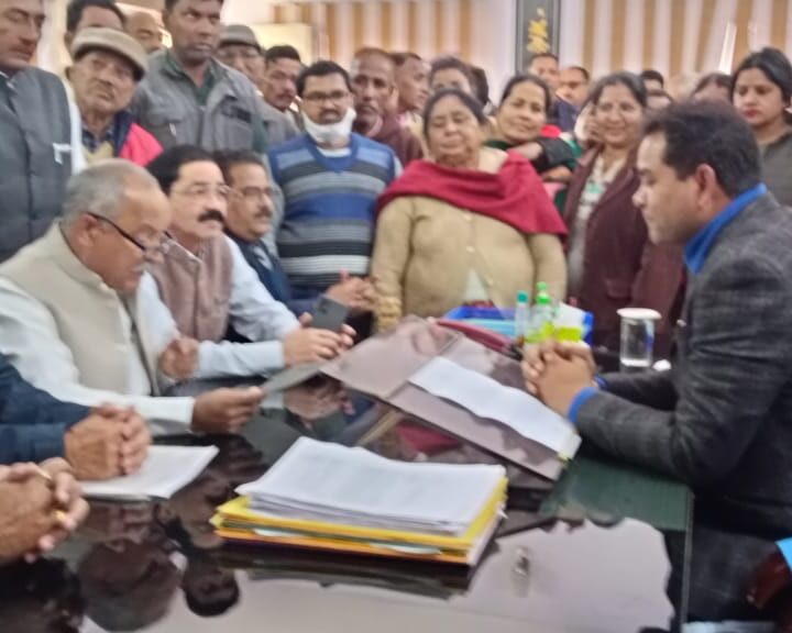 आंगनबाड़ी केंद्रों के बकाया भवन किराए को लेकर मोर्चा ने किया तहसील घेराव विकासनगर देहरादून उत्तराखंड