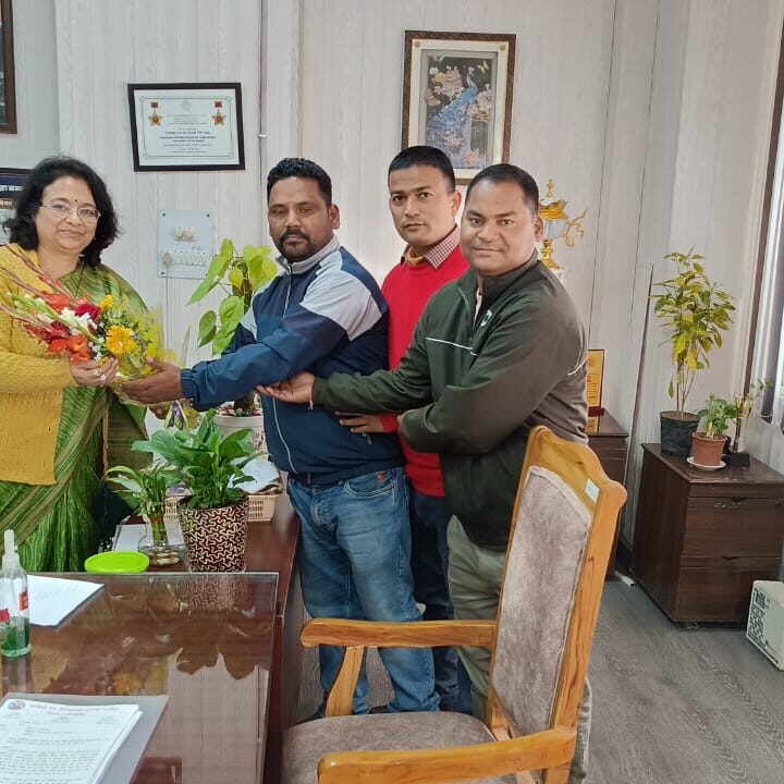 संविदा एवं बेरोजगार स्टाफ नर्सेज महासंघ उत्तराखंड का प्रतिनिधिमंडल महानिर्देशक विनीता शाह चिकित्सा स्वास्थ्य एवं परिवार कल्याण विभाग उत्तराखंड से मिला