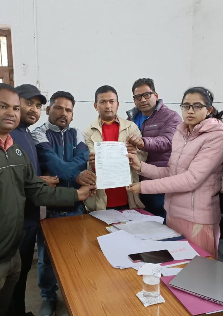 संविदा एवं बेरोजगार स्टाफ नर्सेज महासंघ के द्वारा आज उप जिलाधिकारी डोईवाला देहरादून, अध्यक्ष उत्तराखंड चिकित्सा सेवा चयन बोर्ड, और महानिदेशक *चिकित्सा स्वास्थ्य एवं परिवार कल्याण उत्तराखंड देहरादून के माध्यम से माननीय मुख्यमंत्री जी को ज्ञापन प्रेषित किया