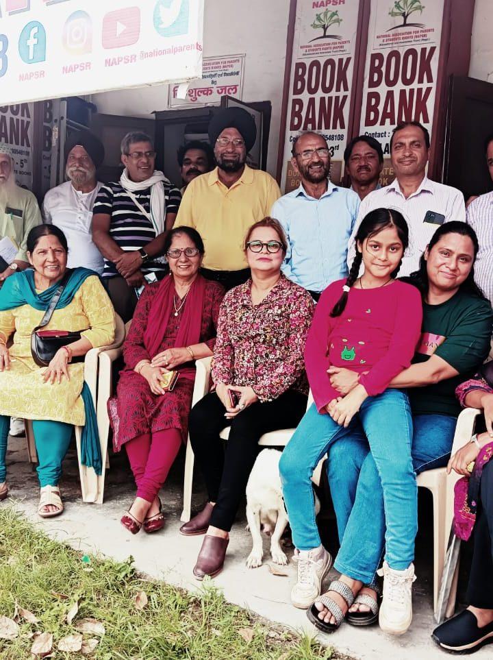 आज के समाज मे मरती इंसानियत पर बुद्धिजीवियों ने की बैठक आयोजित