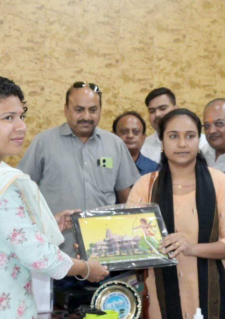 “पत्रकारों के लिए बनाया गया प्रेस क्लब भवन, बांदा प्रेस क्लब को हस्तांतरित किया जाए”: अग्निहोत्री
