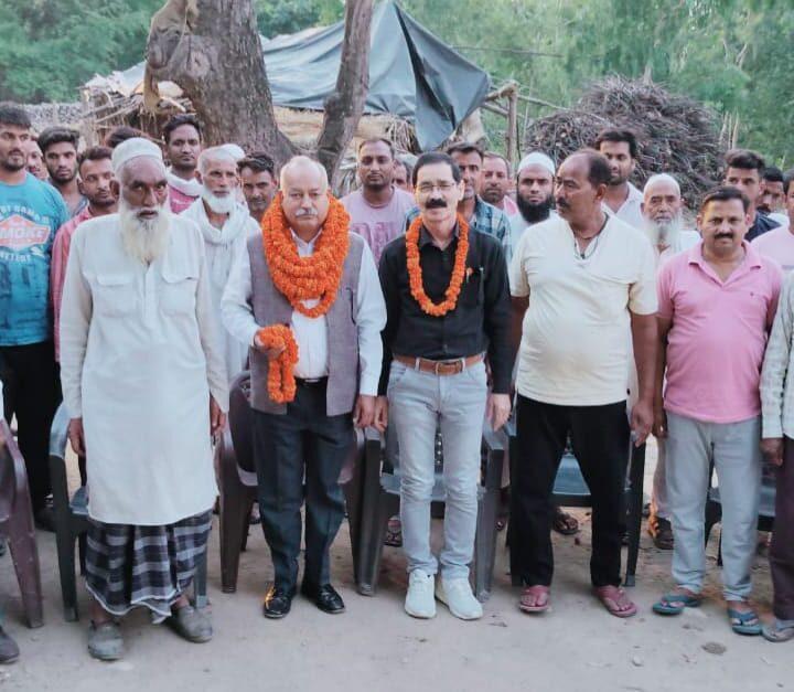 सिंचाई व्यवस्था दुरुस्त होने पर किसानों ने मोर्चा अध्यक्ष का किया  अभिनंदन  