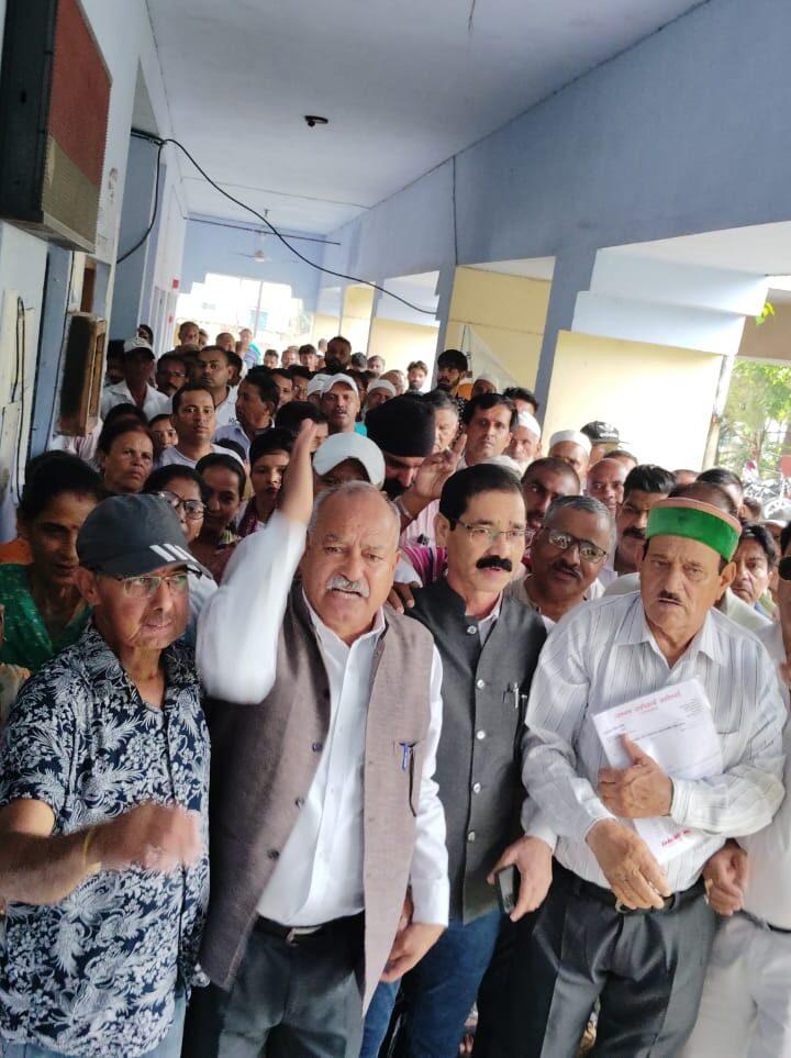 नाकाम गवर्नर की बर्खास्तगी को मोर्चा ने तहसील में बोला धावा                    