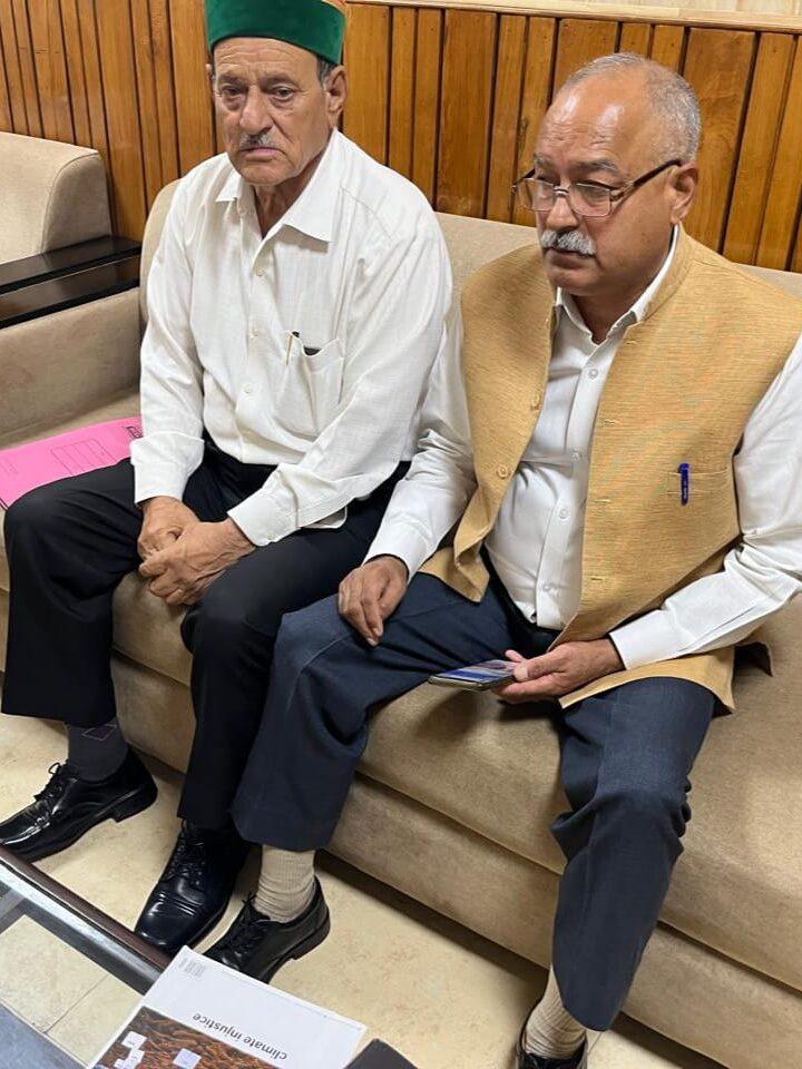 स्टोन क्रशर- स्क्रीनिंग  प्लांट के लाइसेंस रद्द कराने को मोर्चा ने शासन में दी दस्तक