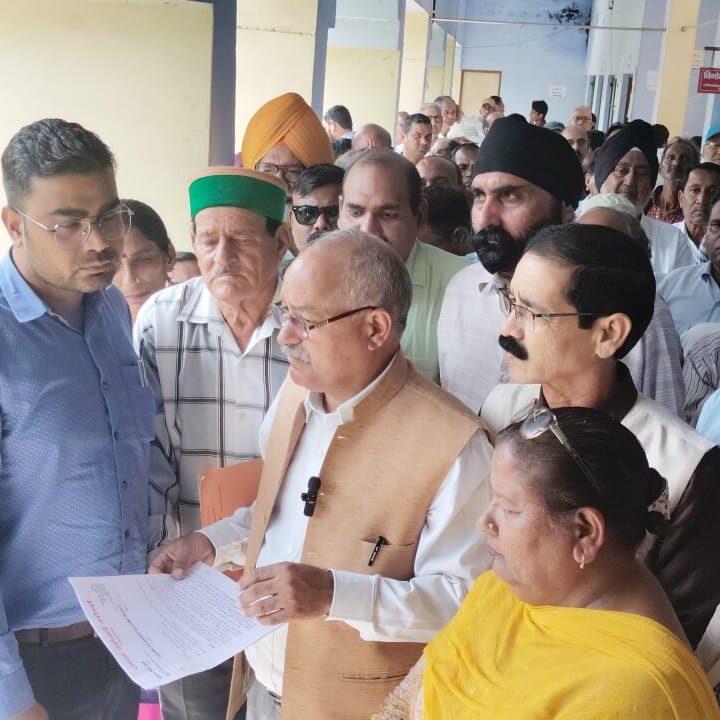 विधायकों की अंतरात्मा जगाने को मोर्चा ने बोला हल्ला
