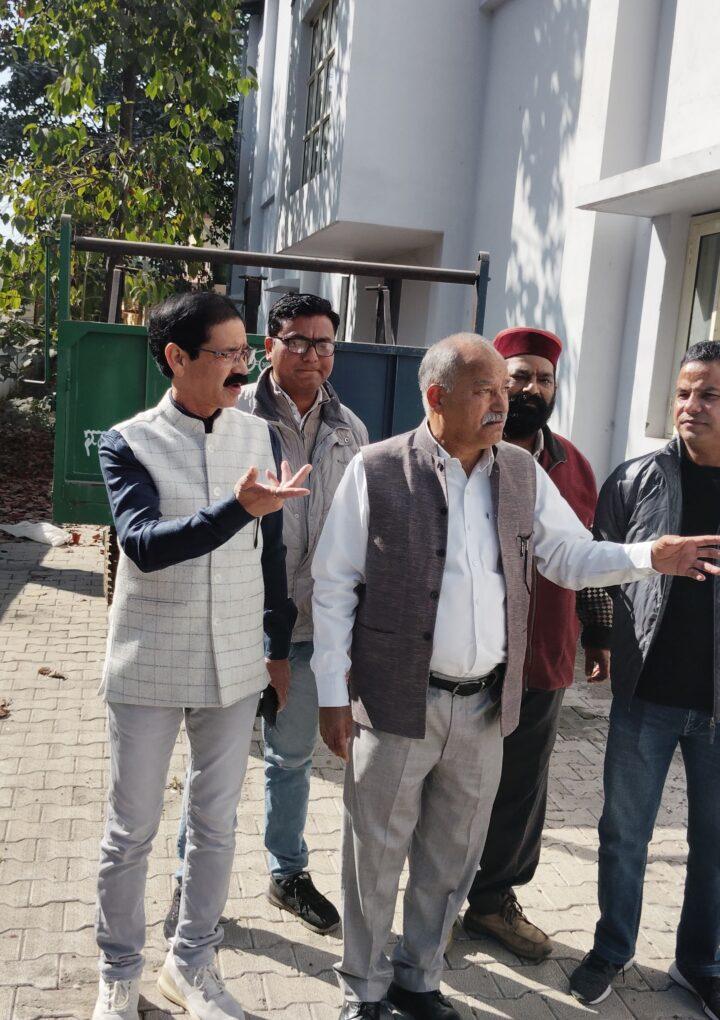 लाखों रुपए की लागत से बना क्रीड़ा भवन बना शो पीस- मोर्चा।