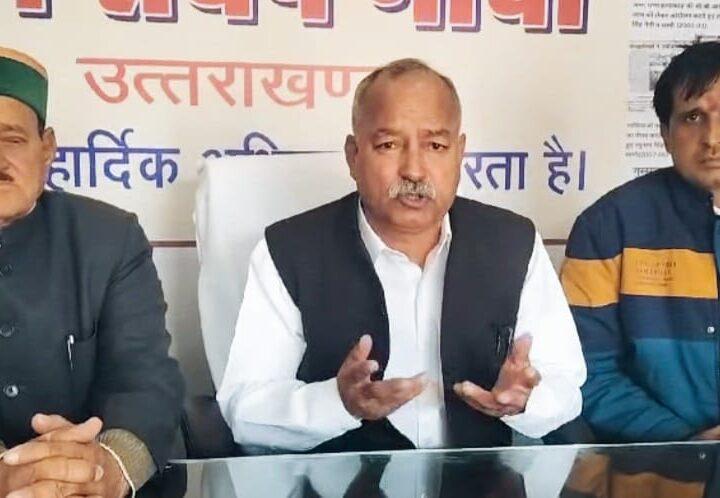 गन्ने के अति ओवरलोड वाहनों  पर परिवहन/ पुलिस विभाग क्यों है मौन! मोर्चा